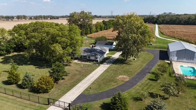 $495,000 | 3030 South Berta Road, Braceville, IL 60407