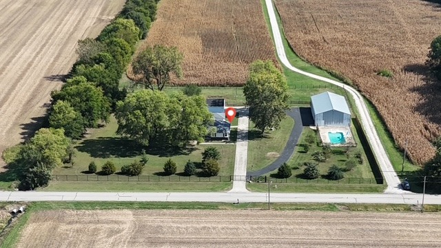3030 South Berta Road Braceville, IL 60407 - Photo 3 of 24 front view of a house with a yard