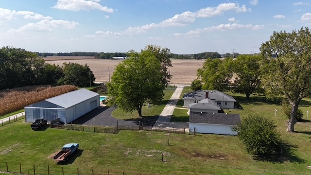 3030 South Berta Road Braceville, IL 60407 - Photo 4 of 24 a view of a house with a yard