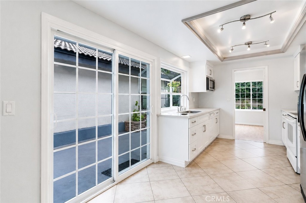 39 Castillo Irvine, CA 92620 - Photo 6 of 21
