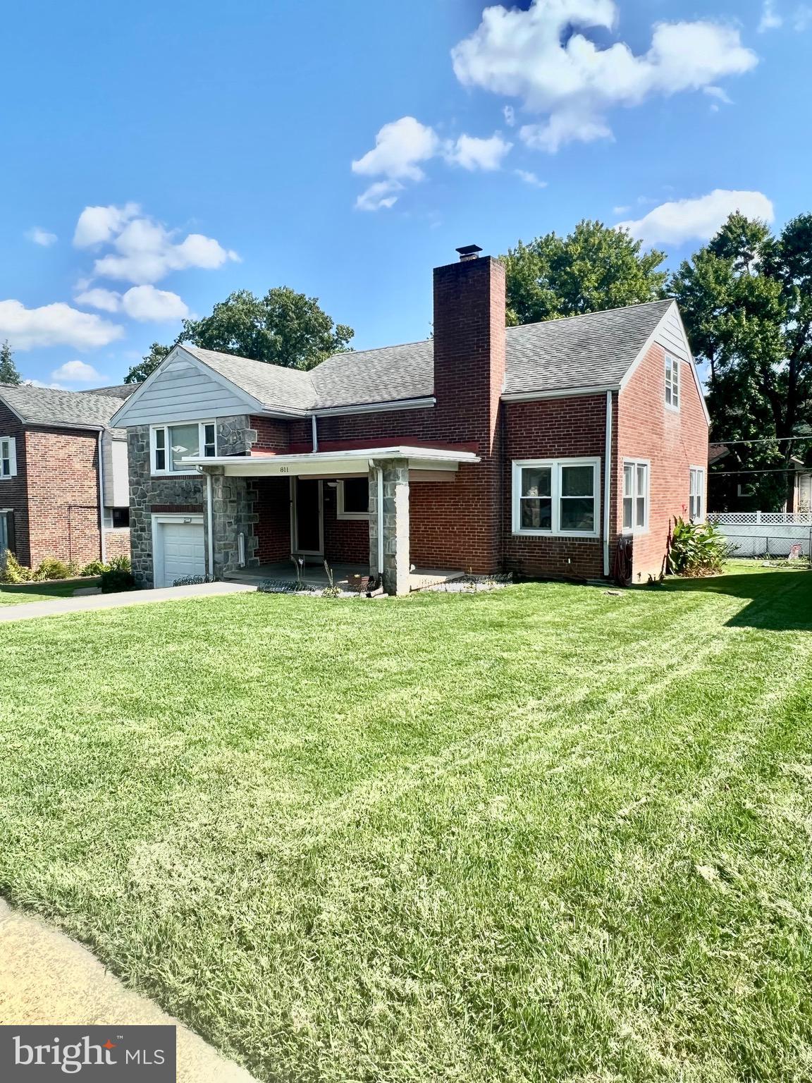 811 North 25th Street Reading, PA 19606 - Photo 2 of 28