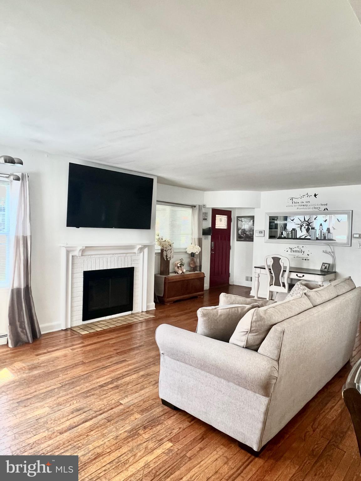 811 North 25th Street Reading, PA 19606 - Photo 6 of 28