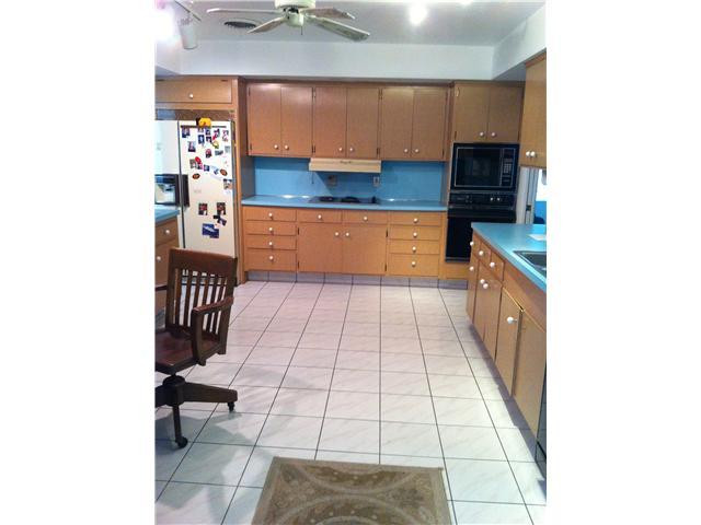 8 Minnetonka Road Sea Ranch Lakes, FL 33308 - Photo 8 of 12 Kitchen