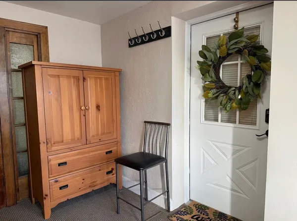 $2,220 | 6010 West Seminole Street, Unit G, Chicago, IL 60646