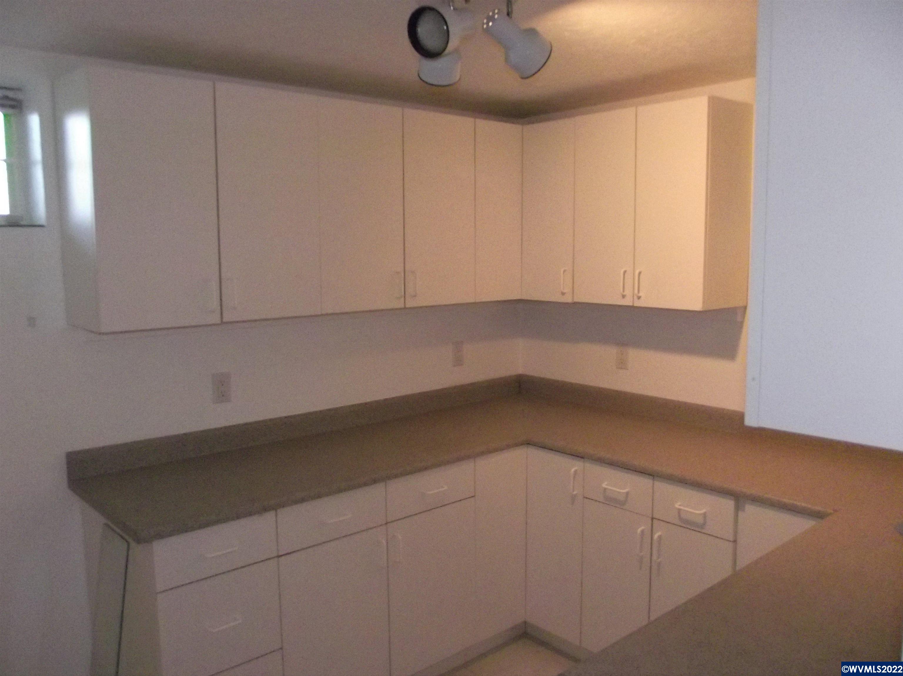 34114 Riverside Drive Albany, OR 97321 - Photo 20 of 42 Gallery Image 20