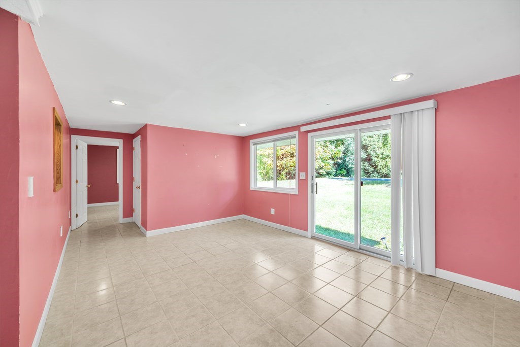 123 Patricia Circle Springfield, MA 01119 - Photo 23 of 40 Gallery Image 23