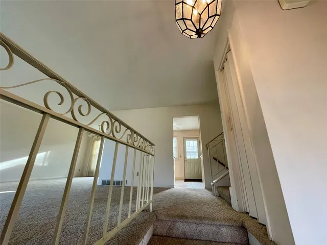 $2,350 | 328 Chestnut Lane, Vestal, NY 13850