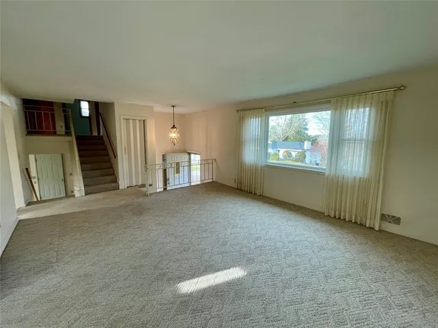 $2,350 | 328 Chestnut Lane, Vestal, NY 13850