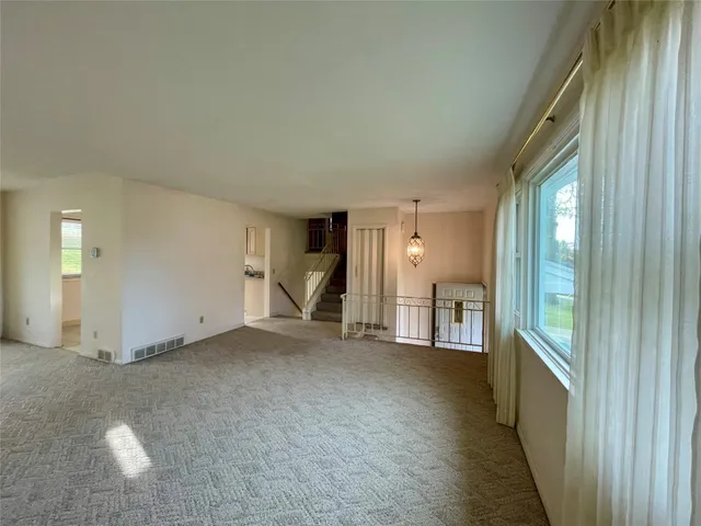 $2,350 | 328 Chestnut Lane, Vestal, NY 13850