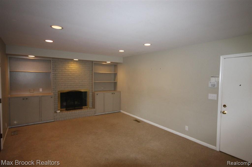 4176 Fieldbrook Road West Bloomfield, MI 48323 - Photo 14 of 31 IMG_2259.JPG