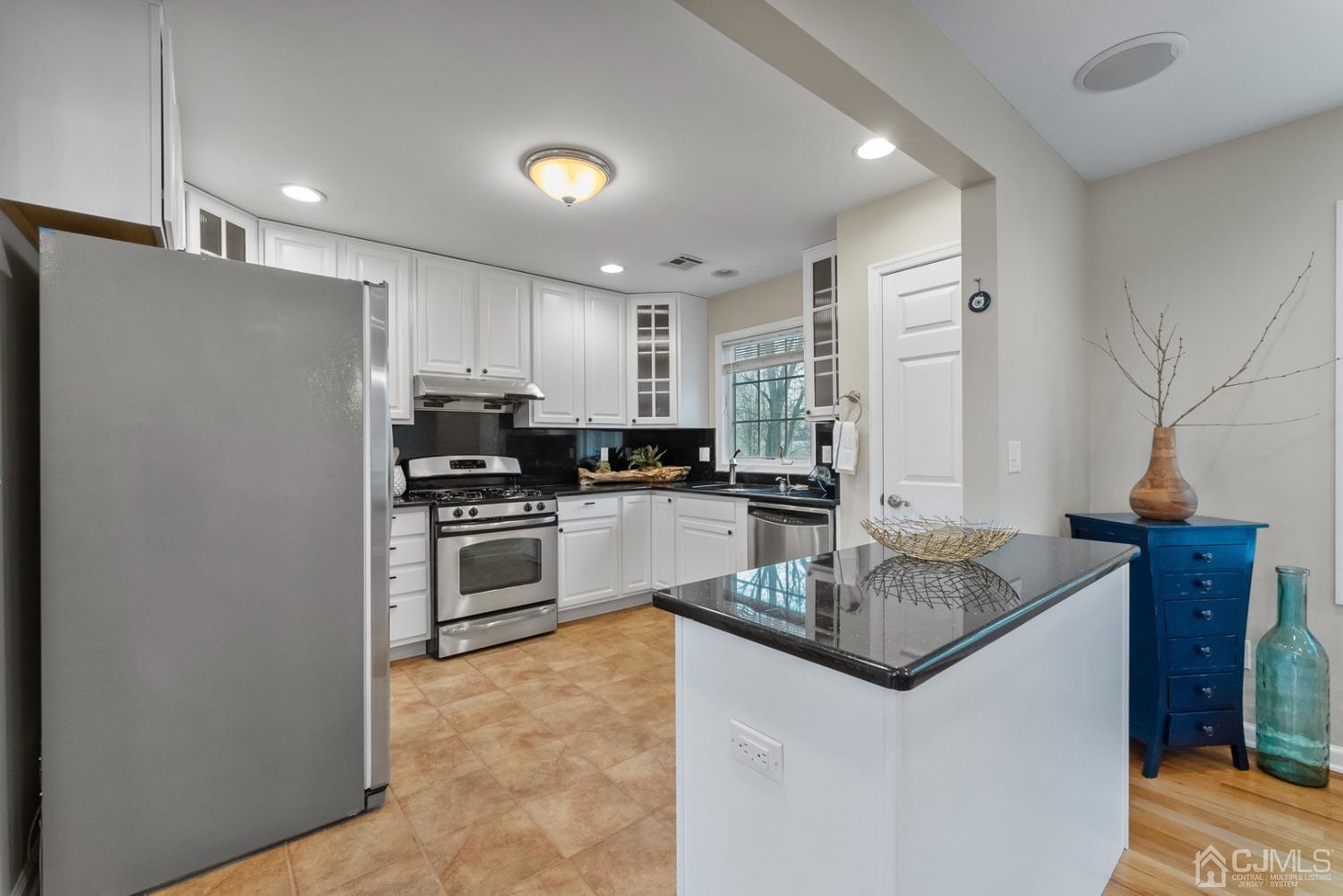 775 Inman Avenue Colonia, NJ 07067 - Photo 12 of 39 Gallery Image 12