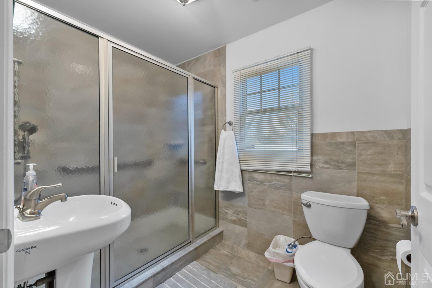 775 Inman Avenue Colonia, NJ 07067 - Photo 30 of 39 Full bath level 1