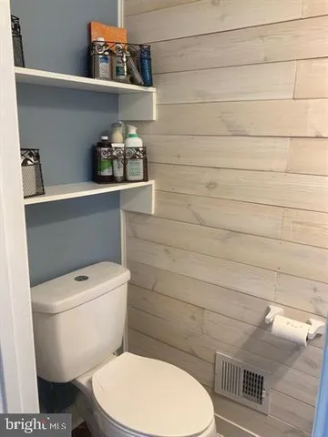 $525,000 | 124 Chandlers Glen Drive, Bunker Hill, WV 25413