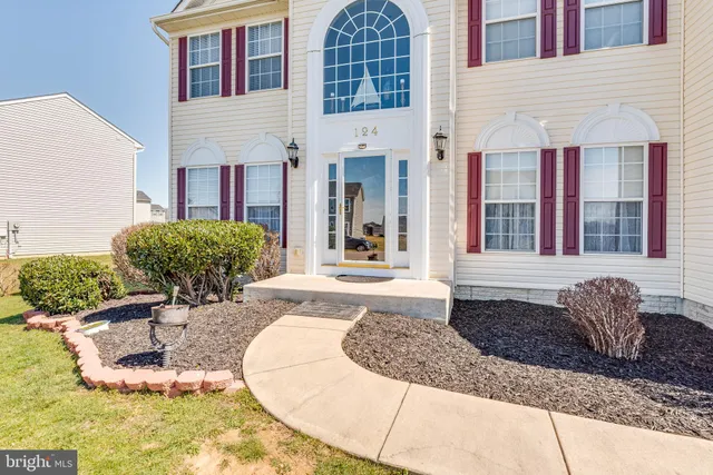 $525,000 | 124 Chandlers Glen Drive, Bunker Hill, WV 25413