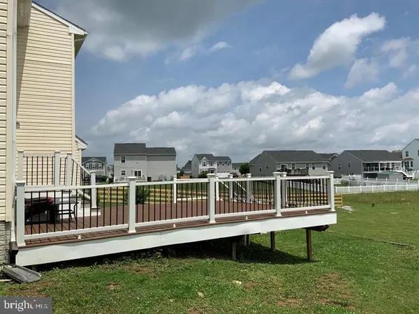$525,000 | 124 Chandlers Glen Drive, Bunker Hill, WV 25413