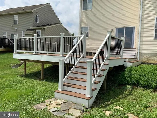 $525,000 | 124 Chandlers Glen Drive, Bunker Hill, WV 25413