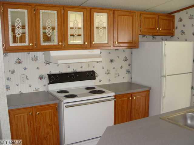 401 Lillard Road Ruffin, NC 27326 - Photo 5 of 16 Kitchen.