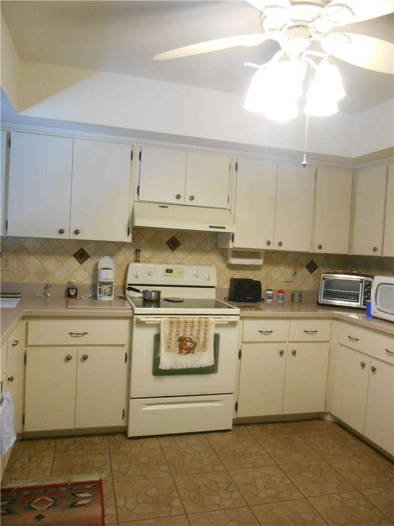 6935 Bianchini Circle Boca Raton, FL 33433 - Photo 3 of 18 spacious kitchen