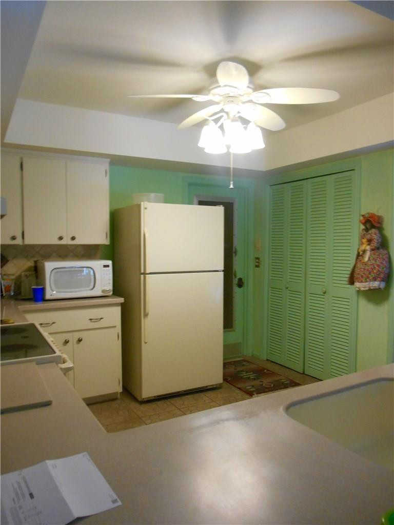 6935 Bianchini Circle Boca Raton, FL 33433 - Photo 4 of 18 kitchen