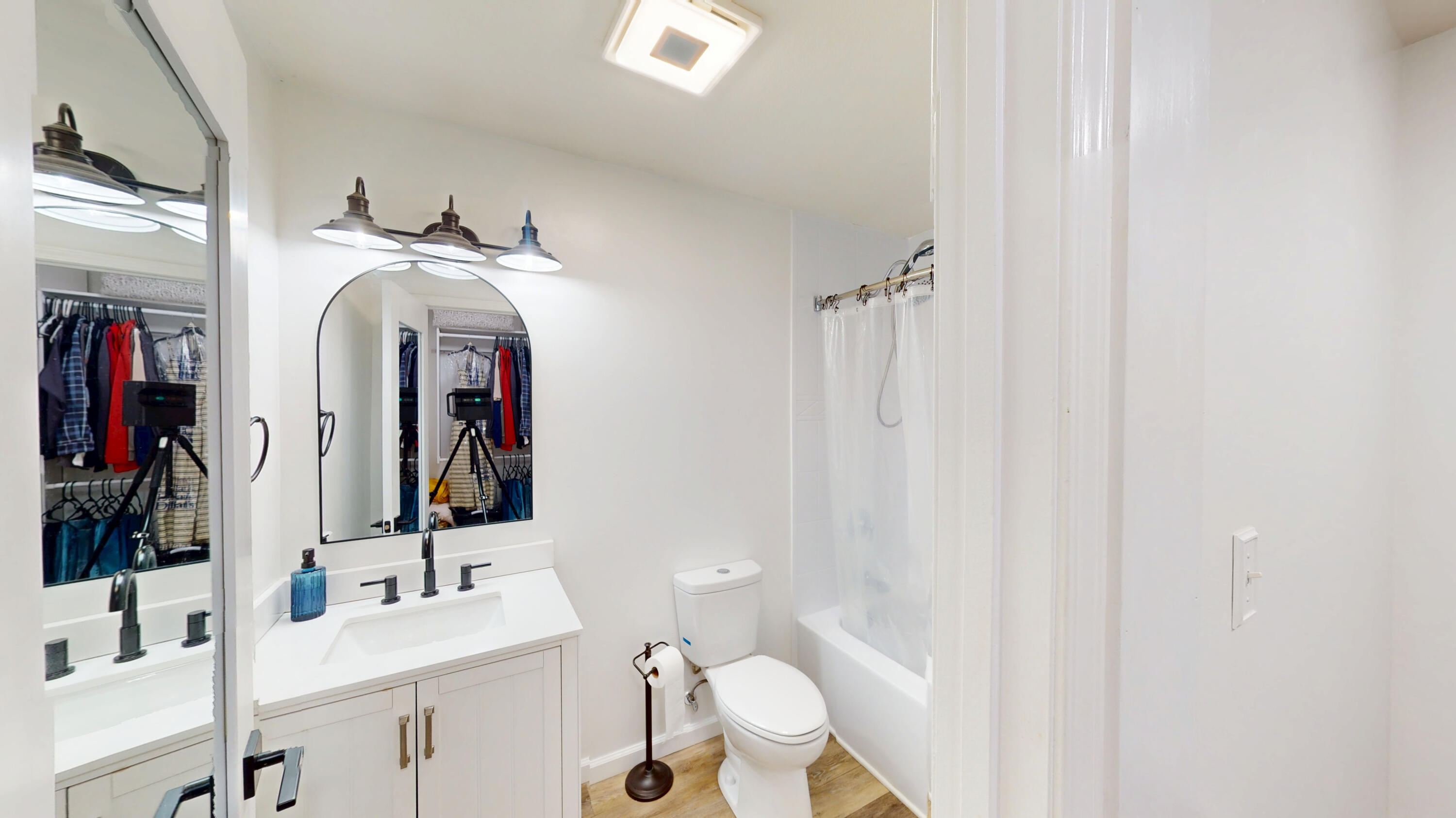 974 Grassy Branch Road Dayton, TN 37321 - Photo 11 of 38 9- Master bathroom