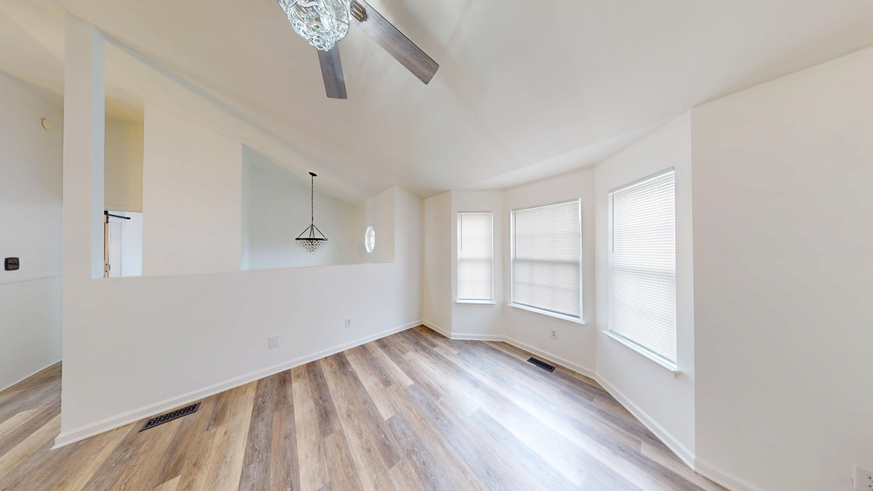 974 Grassy Branch Road Dayton, TN 37321 - Photo 4 of 38 3- Living Room 1.5