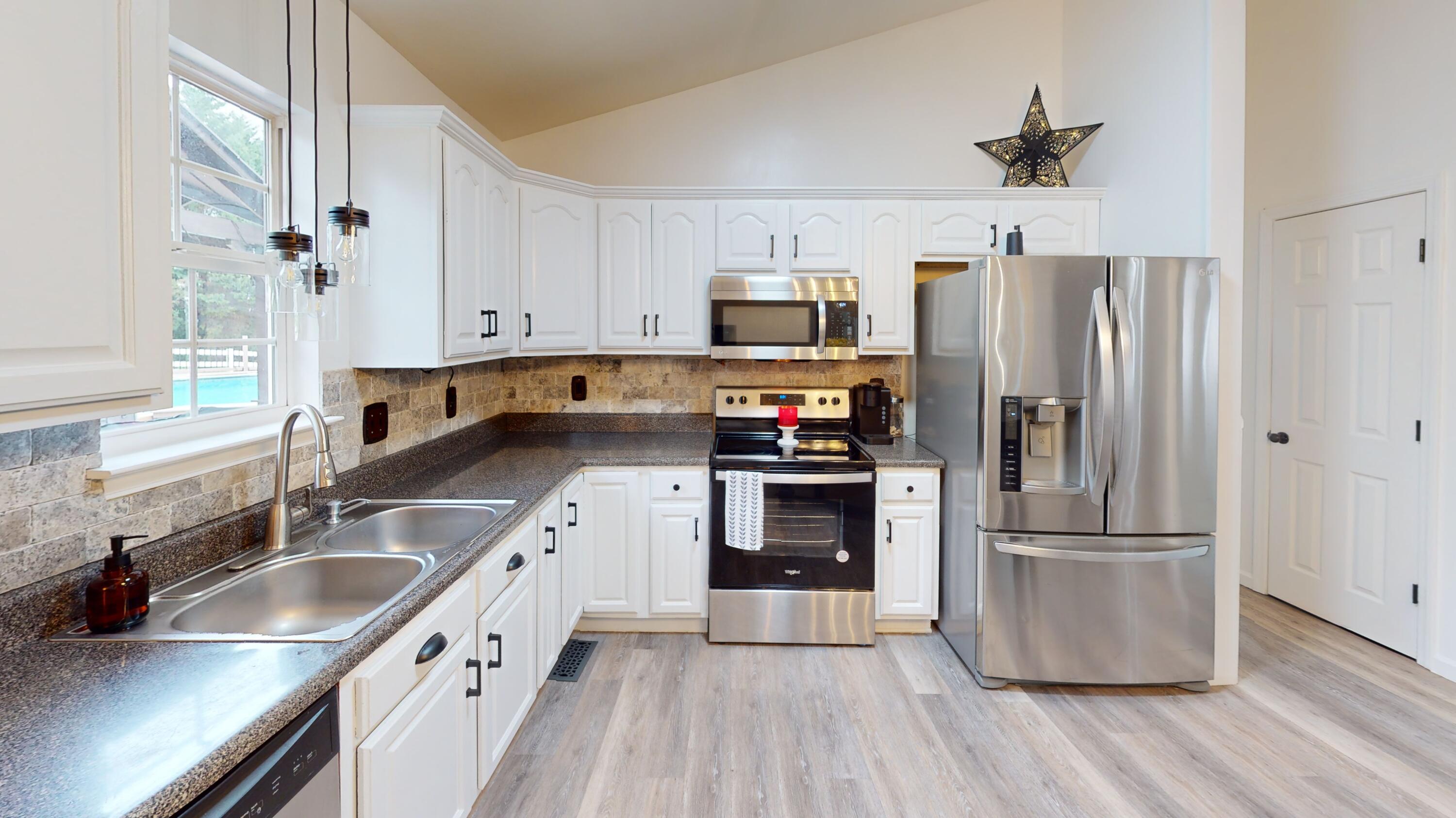 974 Grassy Branch Road Dayton, TN 37321 - Photo 6 of 38 5- Kitchen 1.5