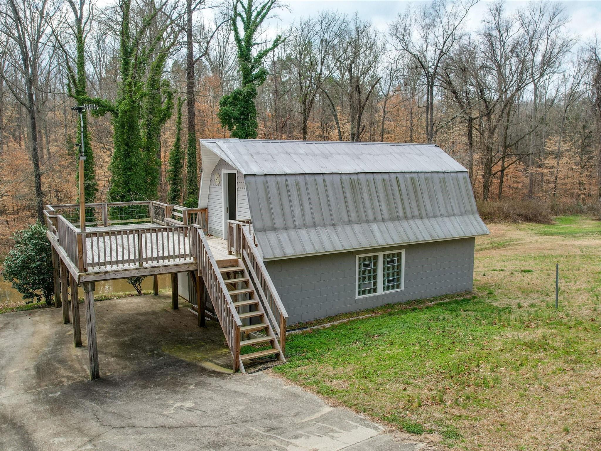 989 Pinckney Road Chester, SC 29706 - Photo 4 of 44 a view of a patio in a backyard