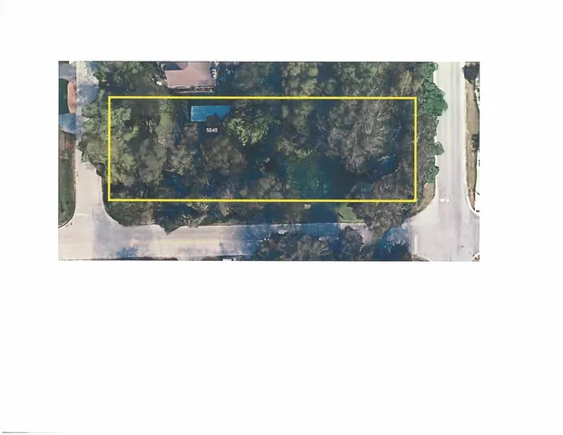 a black and white photo of a living room