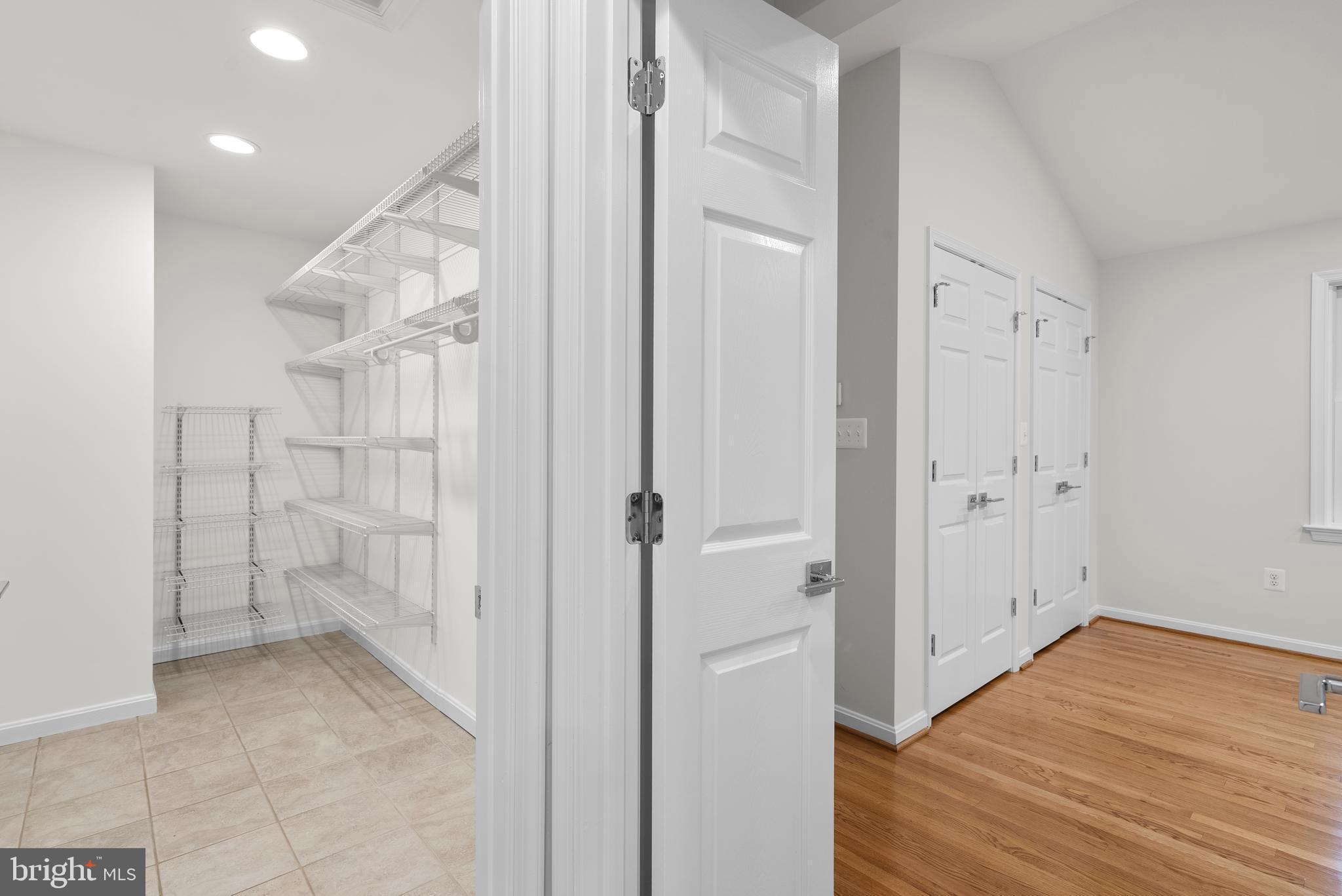 15720 Comus Road Clarksburg, MD 20871 - Photo 30 of 68 Primary walk-in closet