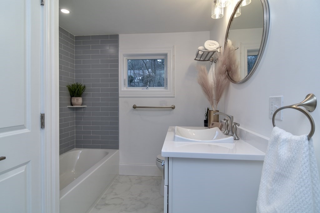 11 Polk Road Winchester, MA 01890 - Photo 11 of 29 Gallery Image 11