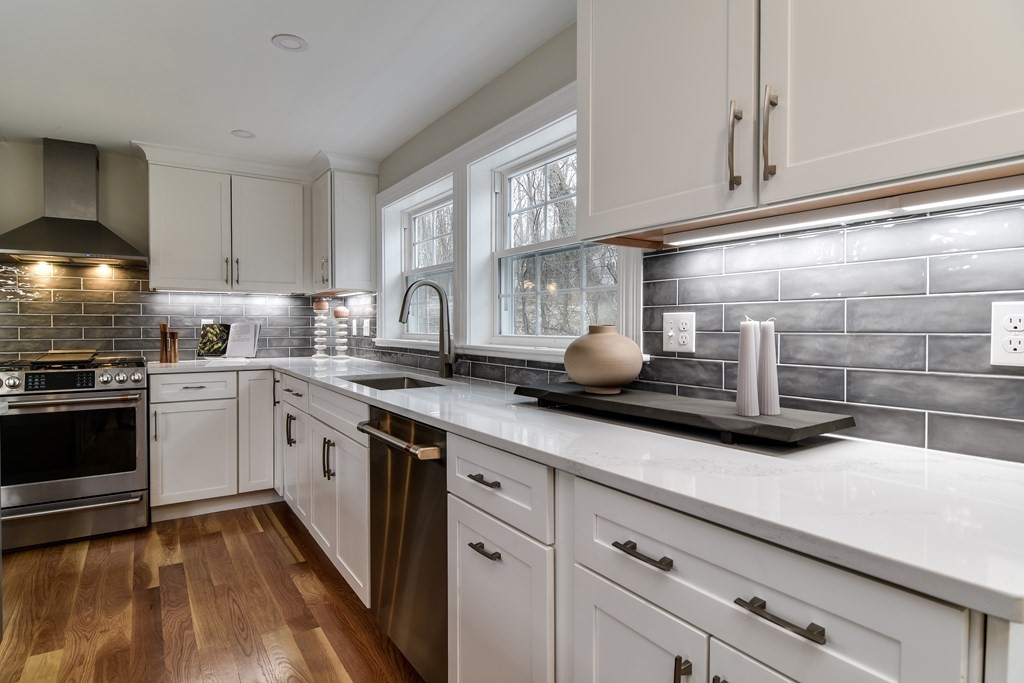 11 Polk Road Winchester, MA 01890 - Photo 4 of 29 Gallery Image 4