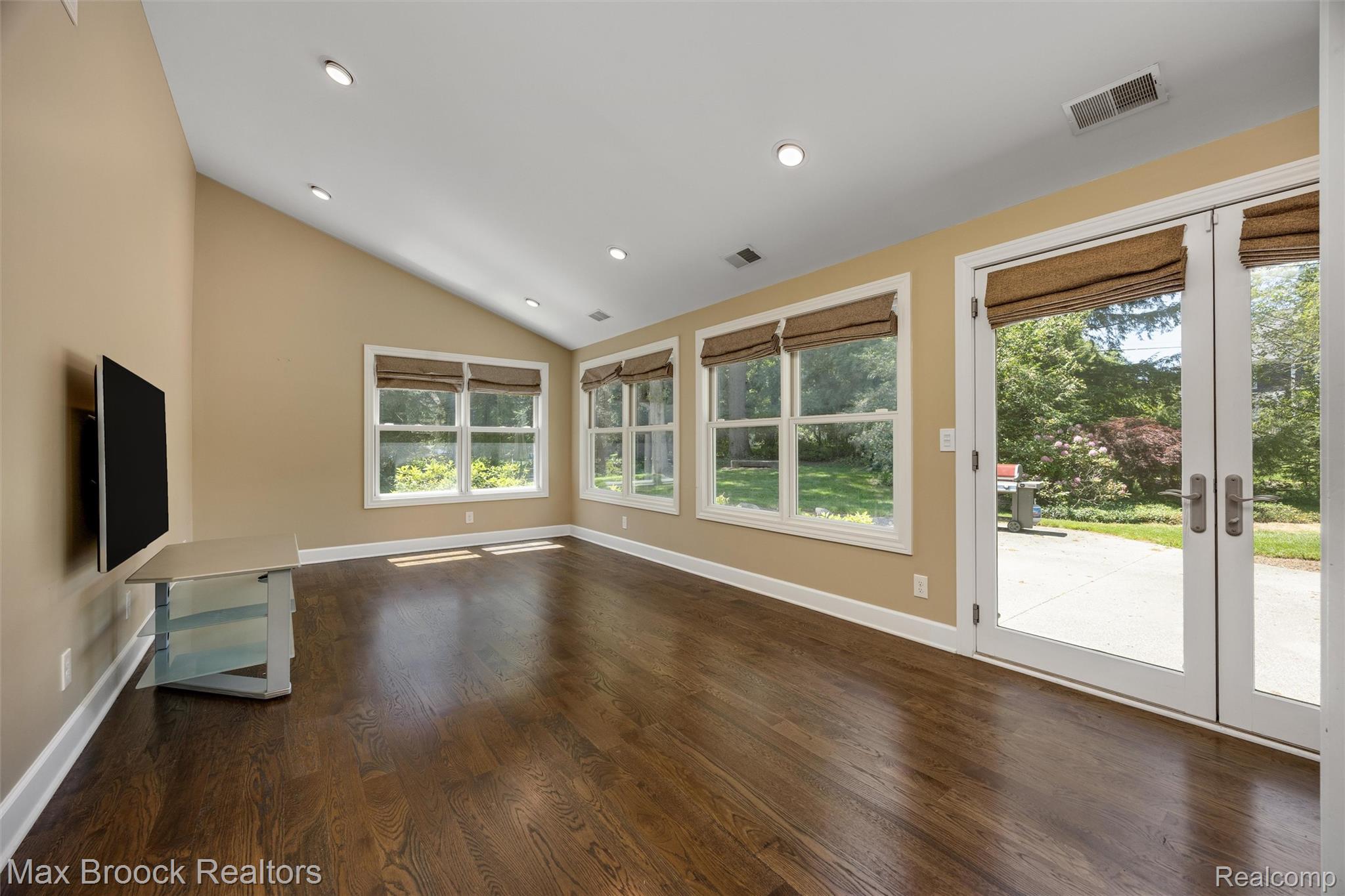 3797 South Darlington Road Bloomfield Hills, MI 48301 - Photo 21 of 63 Family room
