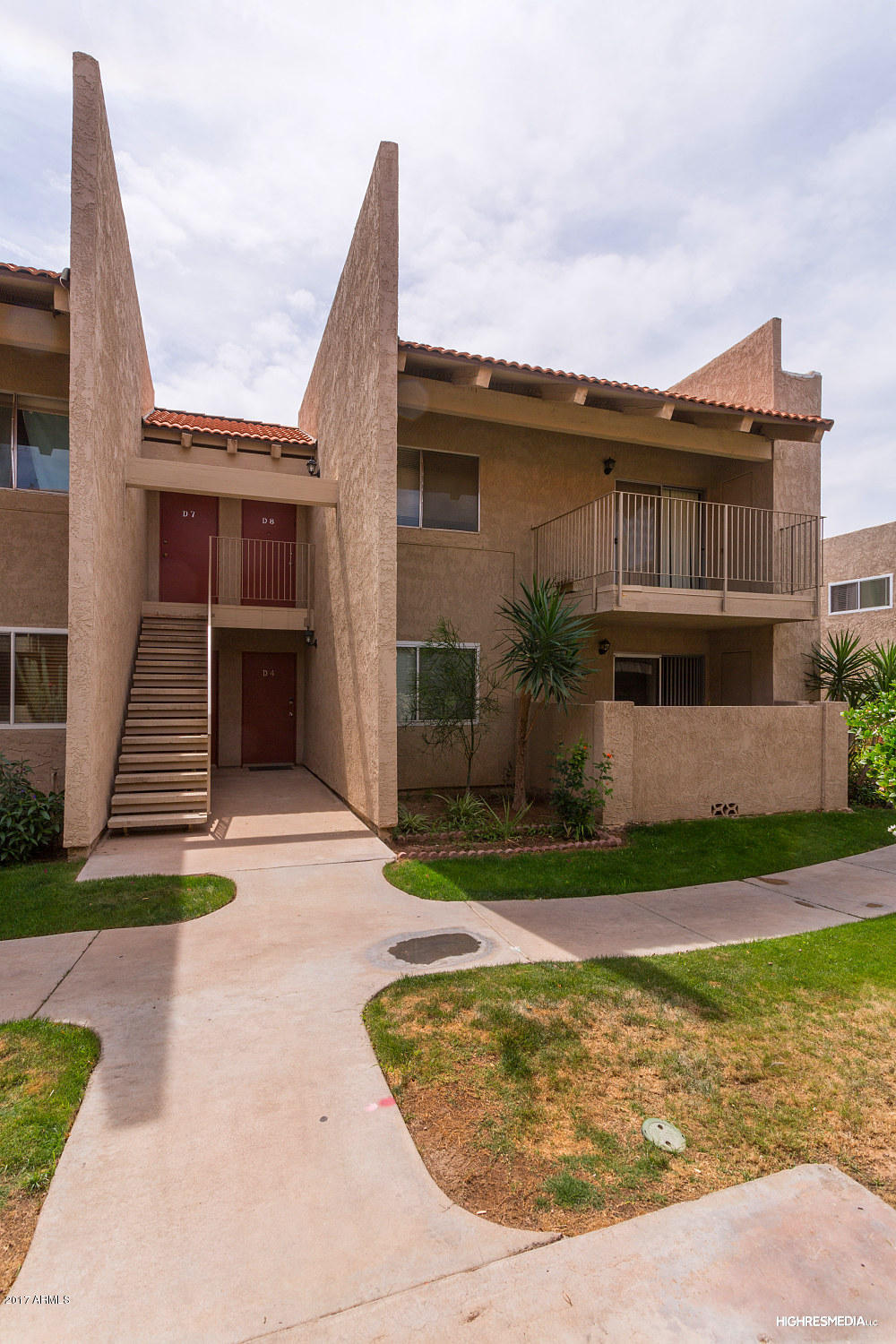 5525 East Thomas Road, Unit D4 Phoenix, AZ 85018 - Photo 1 of 22 Exterior of Unit