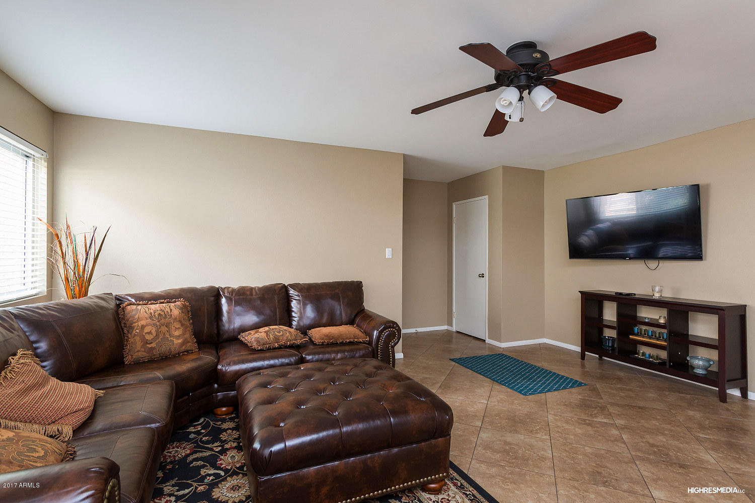 5525 East Thomas Road, Unit D4 Phoenix, AZ 85018 - Photo 3 of 22 Great Room