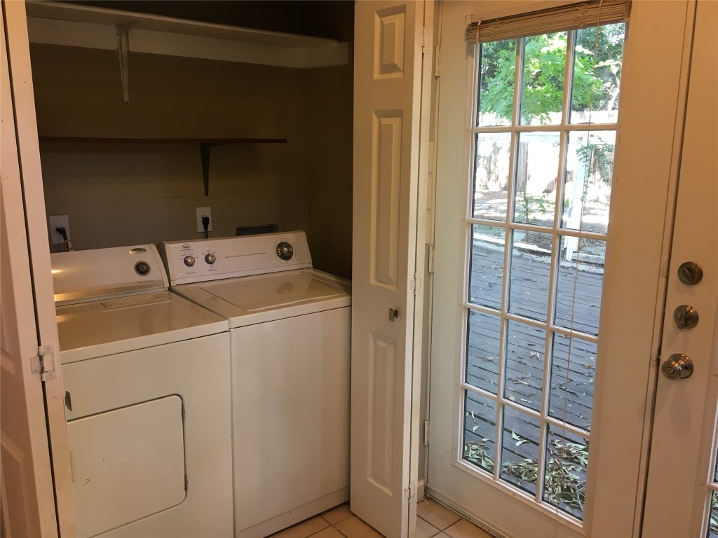 4802 Clarkson Avenue Austin, TX 78751 - Photo 17 of 38 a utility room with dryer and washer