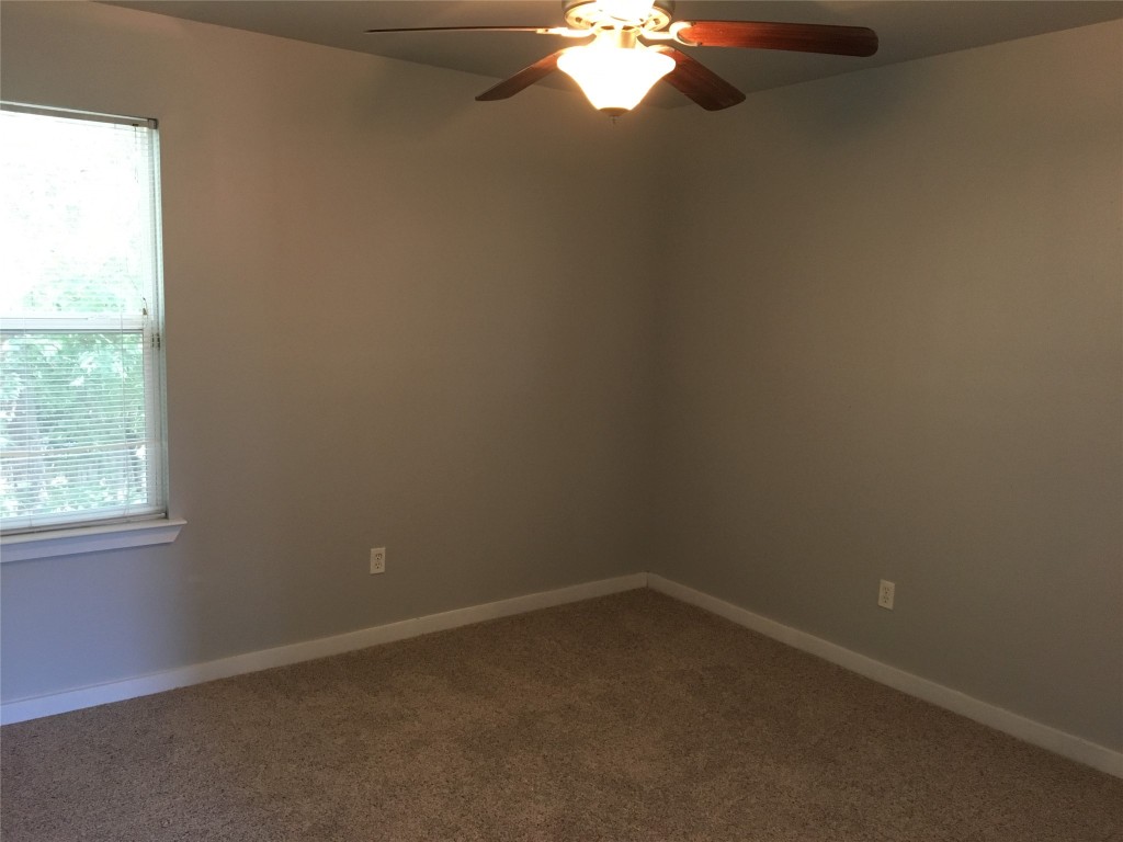 4802 Clarkson Avenue Austin, TX 78751 - Photo 29 of 38 an empty room with a window