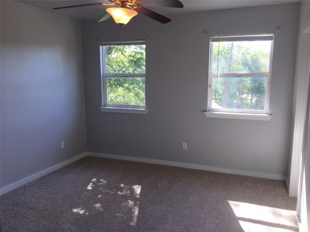 4802 Clarkson Avenue Austin, TX 78751 - Photo 38 of 38 an empty room with a window