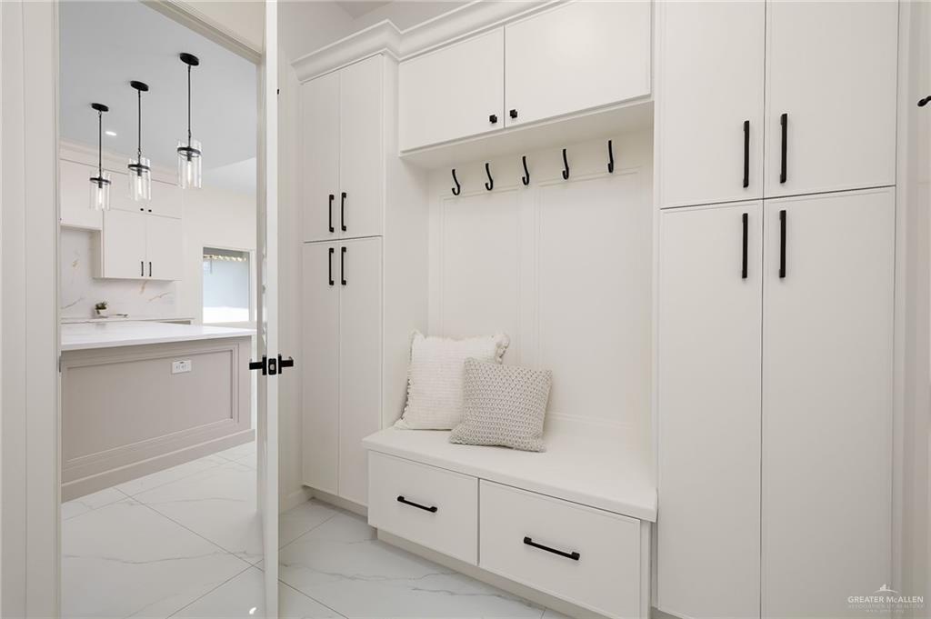 901 Azalea Street Mission, TX 78573 - Photo 13 of 29 Mudroom with storage