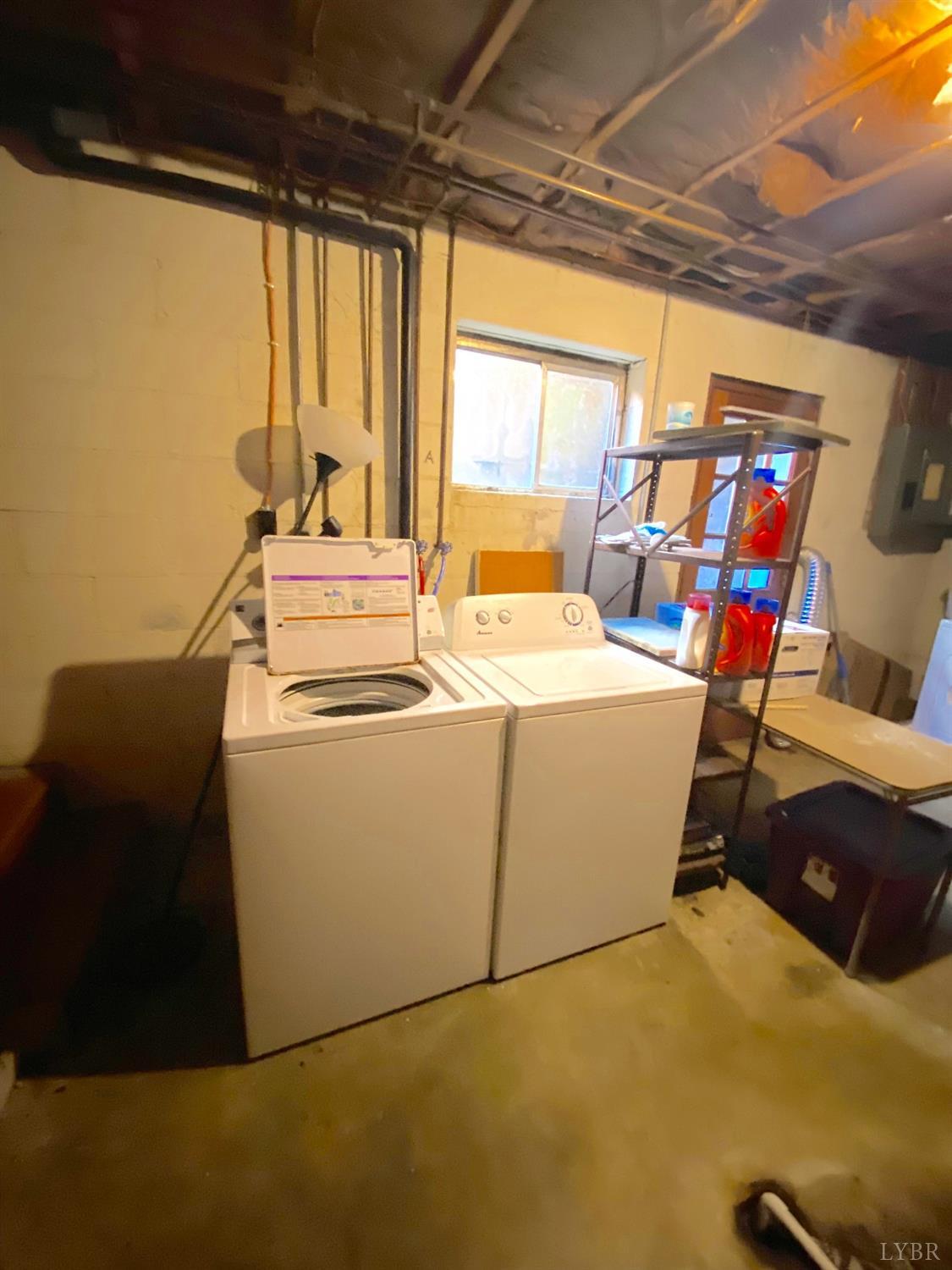 400 Riverside Drive Lynchburg, VA 24503 - Photo 19 of 40 a utility room with dryer and washer