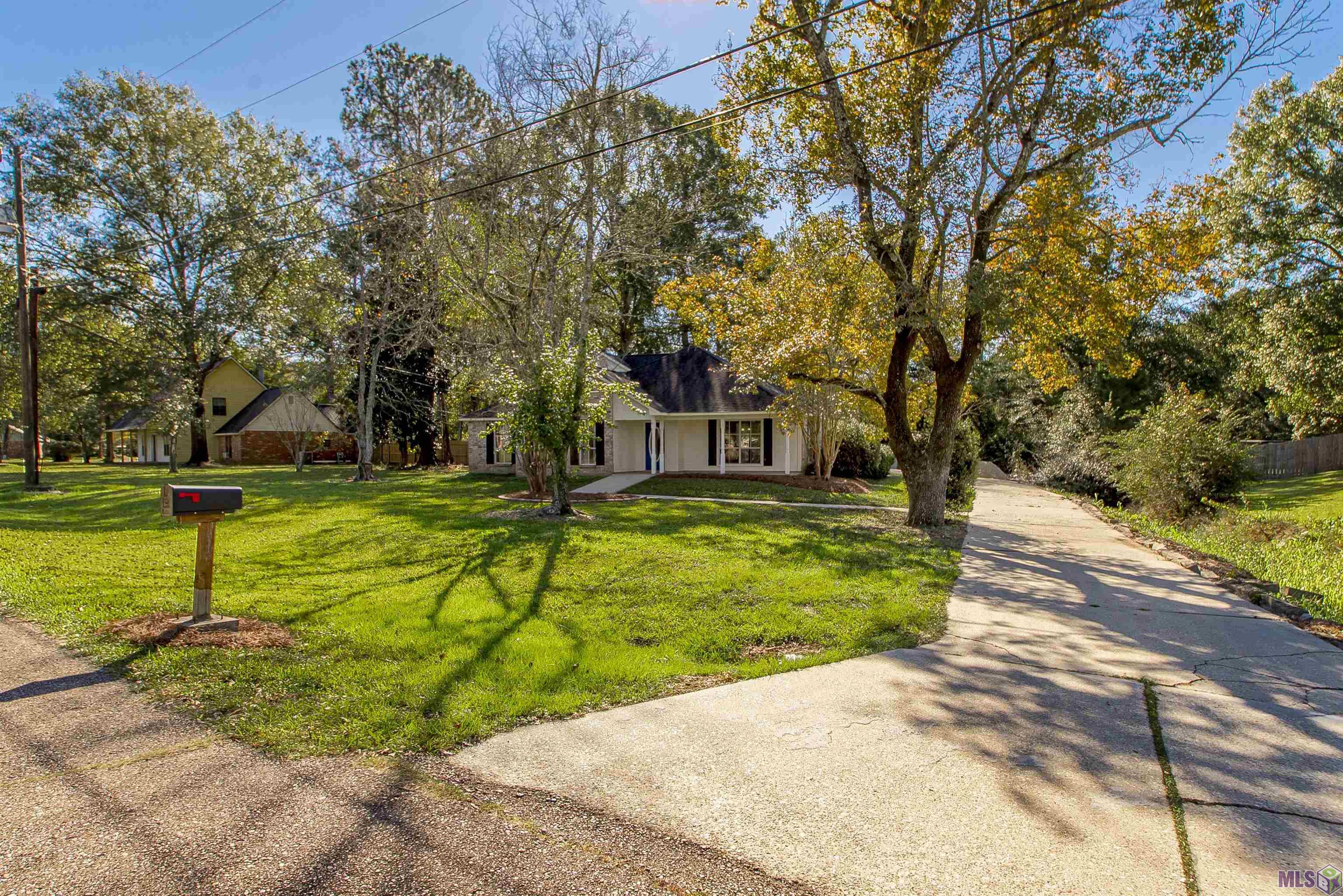 6943 Jim Rushing Road Denham Springs, LA 70706 - Photo 3 of 26