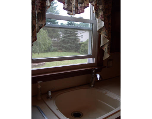 41 Charme Road Billerica, MA 01821 - Photo 3 of 27 Gallery Image 3