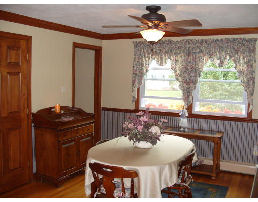 41 Charme Road Billerica, MA 01821 - Photo 5 of 27 Gallery Image 5