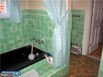 2 East Providence Road Yeadon, PA 19050 - Photo 9 of 12 Bathroom