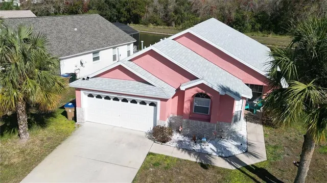 a view of front of house with a yard