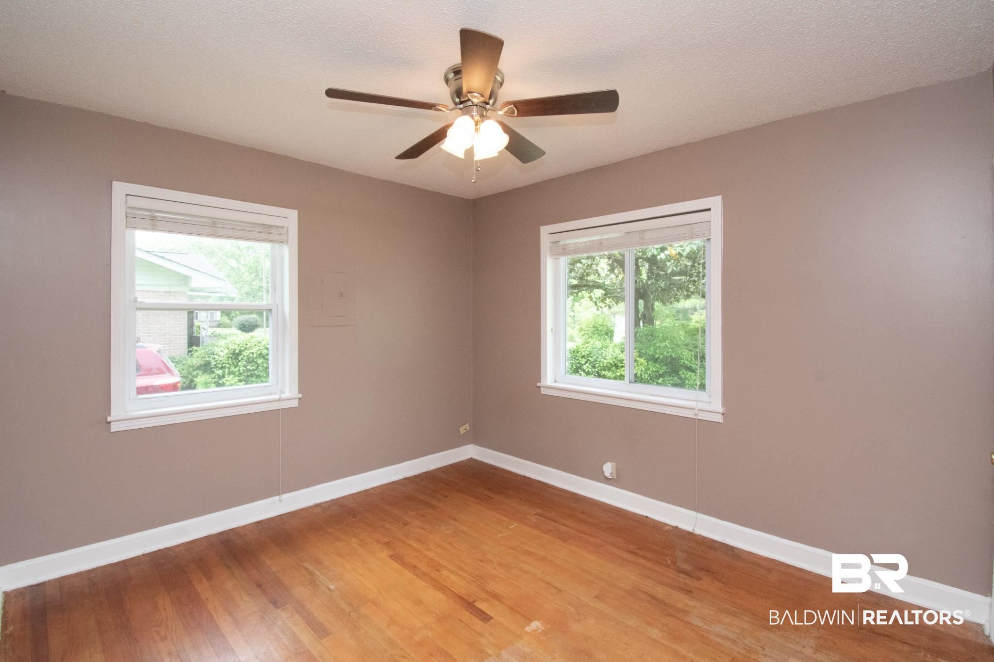 411 Sutherland Drive Mobile, AL 36611 - Photo 17 of 33