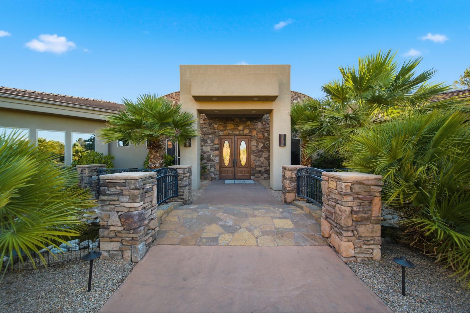 1536 Cliff Point Circle St. George, UT 84790 - Photo 5 of 24 005-083-Grand ResortStyle-1500x1000