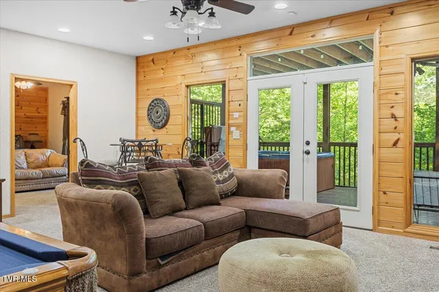 $999,999 | 2213 Woodcock Trail, Sevierville, TN 37876