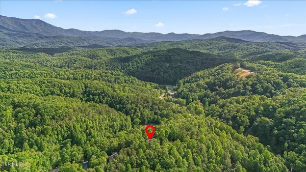 $999,999 | 2213 Woodcock Trail, Sevierville, TN 37876