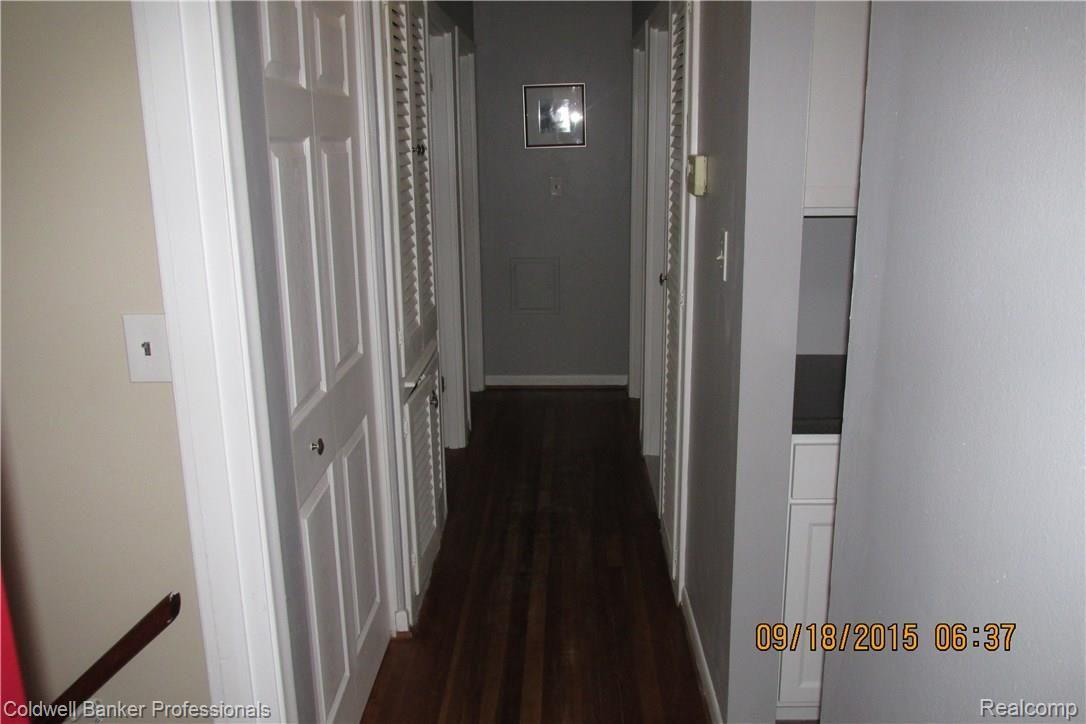 17241 Rougeway Street Livonia, MI 48152 - Photo 19 of 32 IMG_2050 - Copy.JPG
