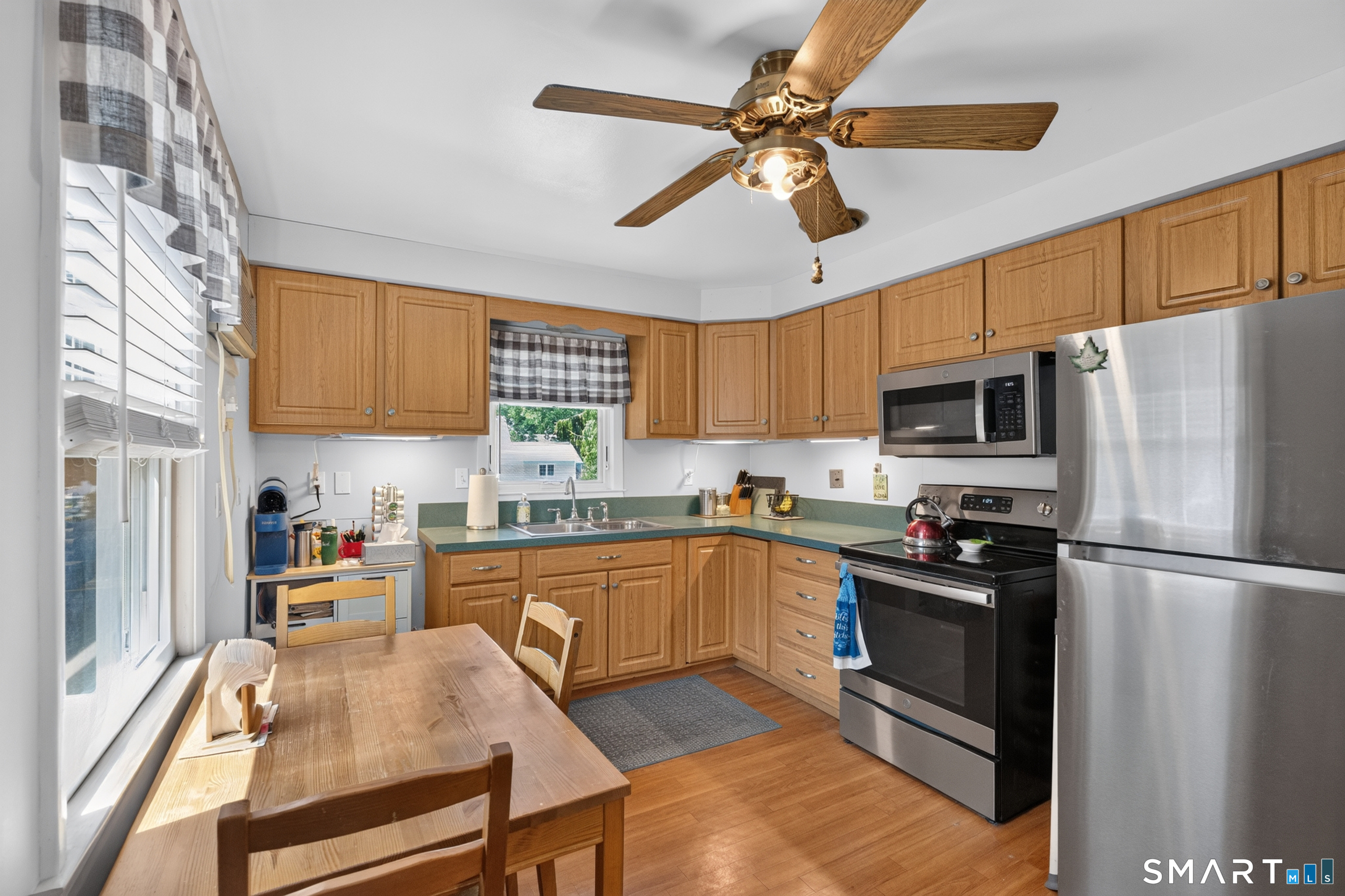 633 High Street Fairfield, CT 06824 - Photo 6 of 37